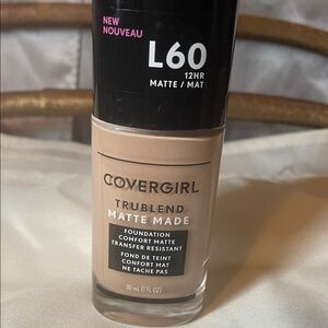 COVERGIRL TruBlend Matte Made Foundation L60